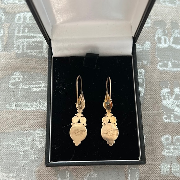 Vintage Black Onyx Earrings - Picture 2 of 4